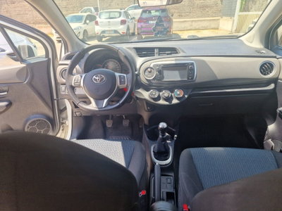 Toyota Yaris 1.3 5 porte Active (12)