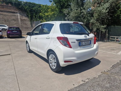Toyota Yaris 1.3 5 porte Active (3)