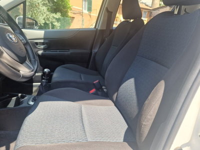 Toyota Yaris 1.3 5 porte Active (5)