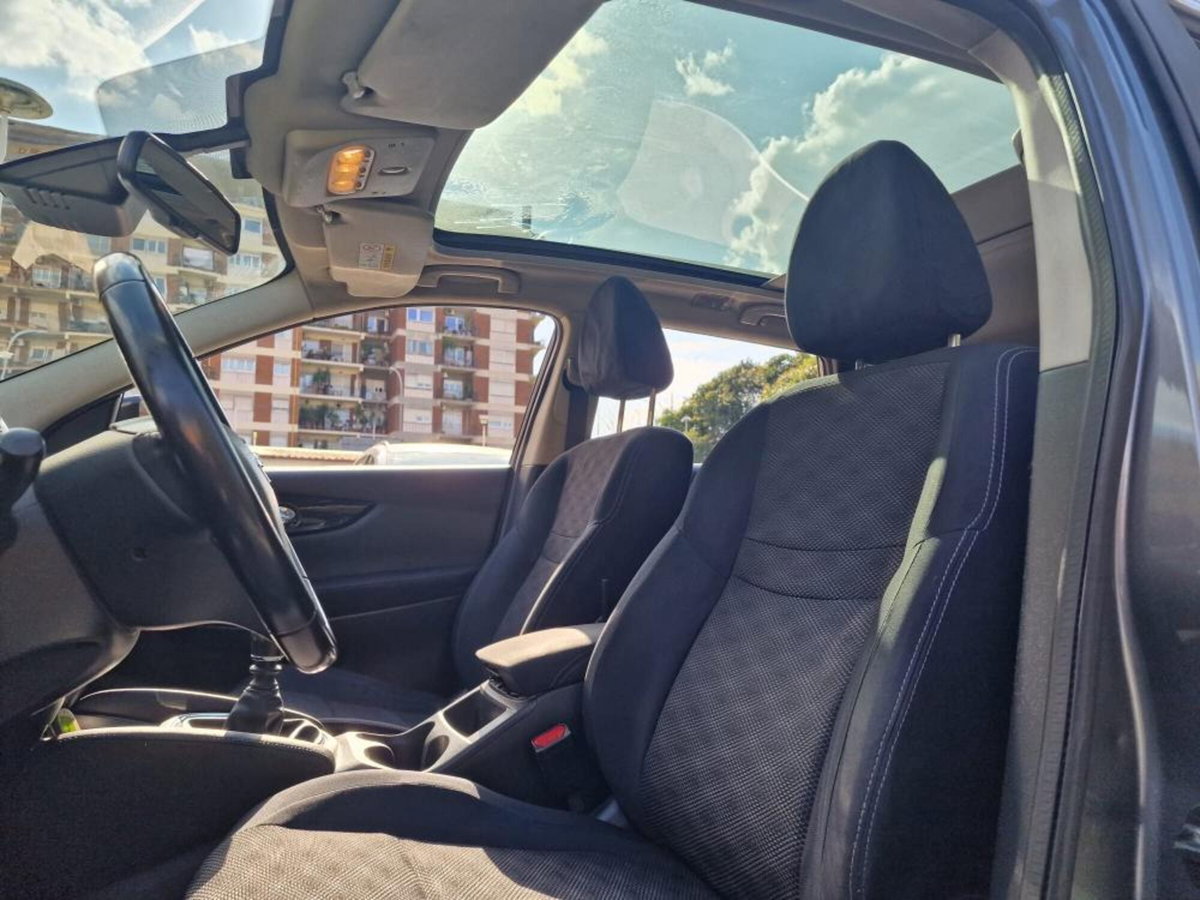 Nissan Qashqai 1.6 dCi 4WD Tekna (14)