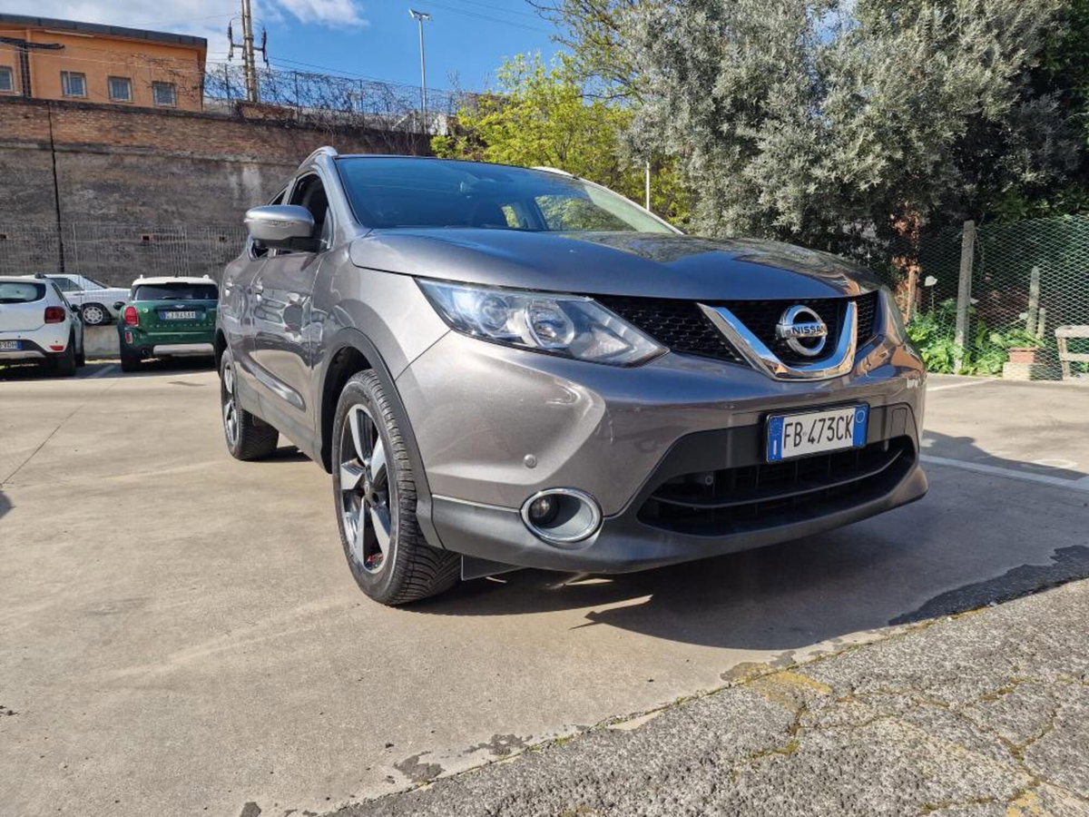 Nissan Qashqai 1.6 dCi 4WD Tekna (2)