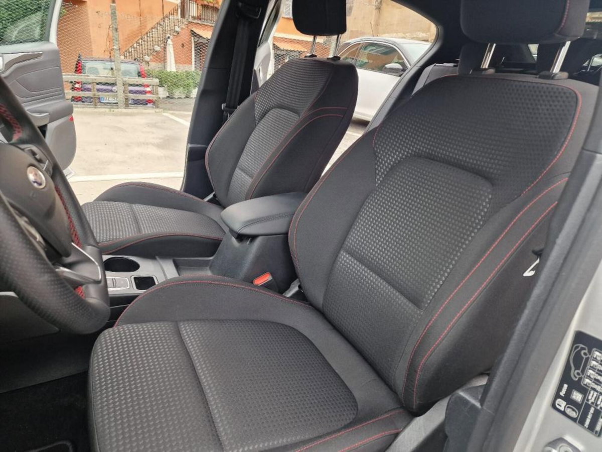 Ford Focus 1.5 ecoblue ST-Line X 115cv auto (11)
