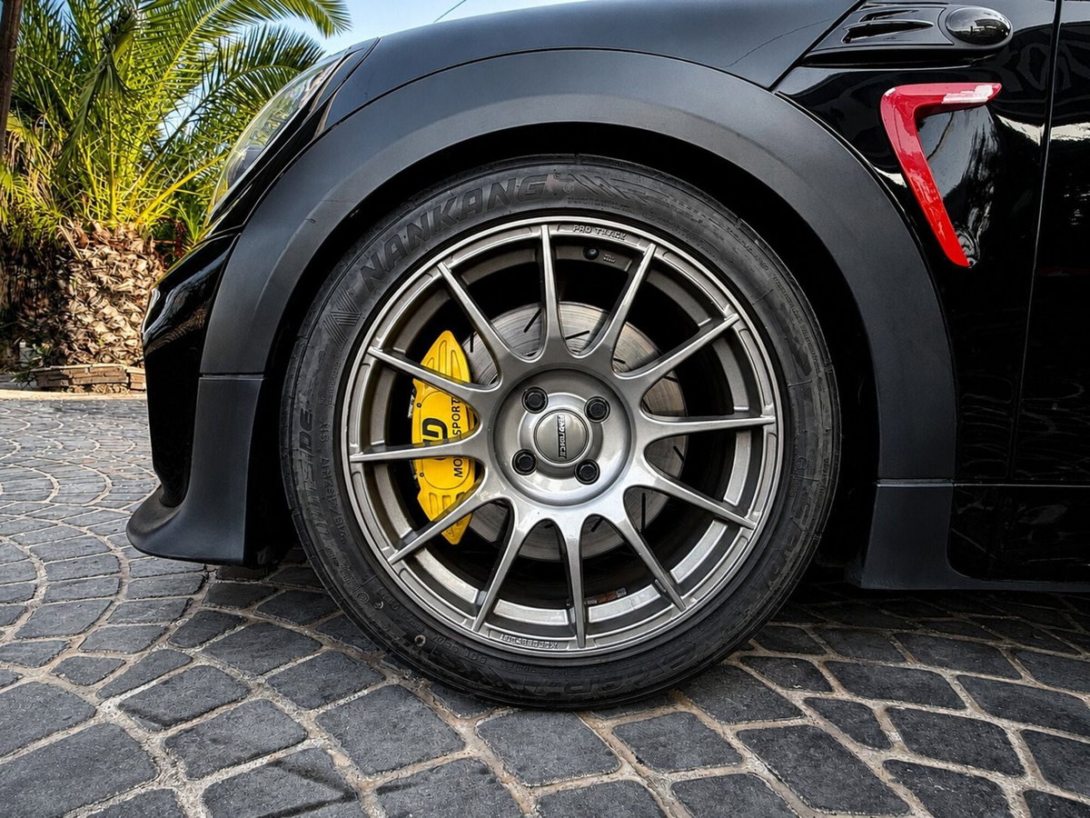 MINI Mini Coupé 1.6 John Cooper Works Coupé (5)