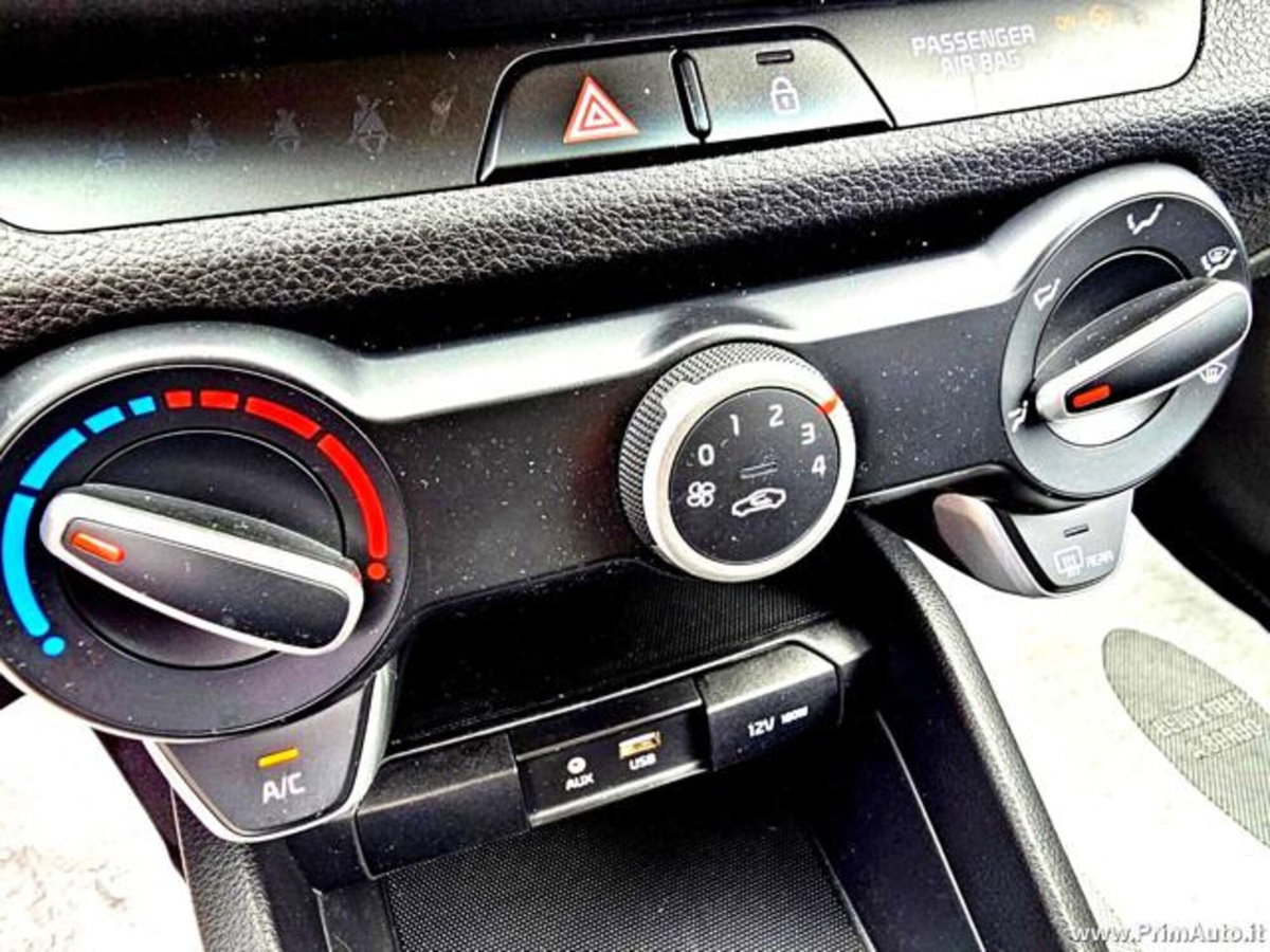 Kia Stonic 1.6 CRDi 110 CV Style (17)