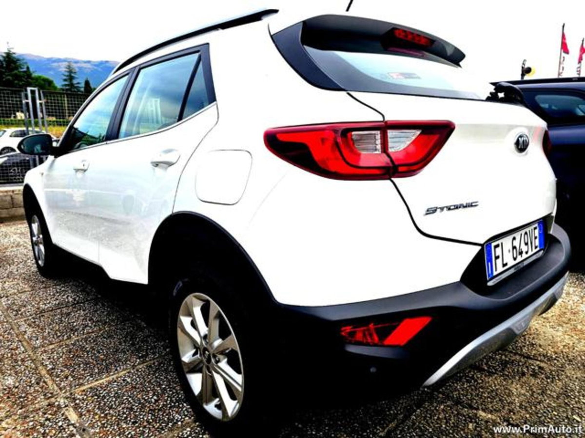 Kia Stonic 1.6 CRDi 110 CV Style (9)
