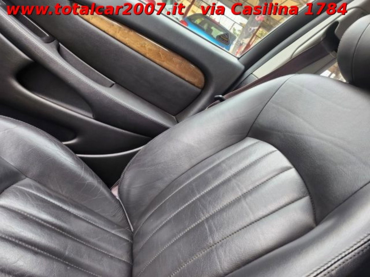 Jaguar X-Type 3.0 V6 24V cat Executive (13)