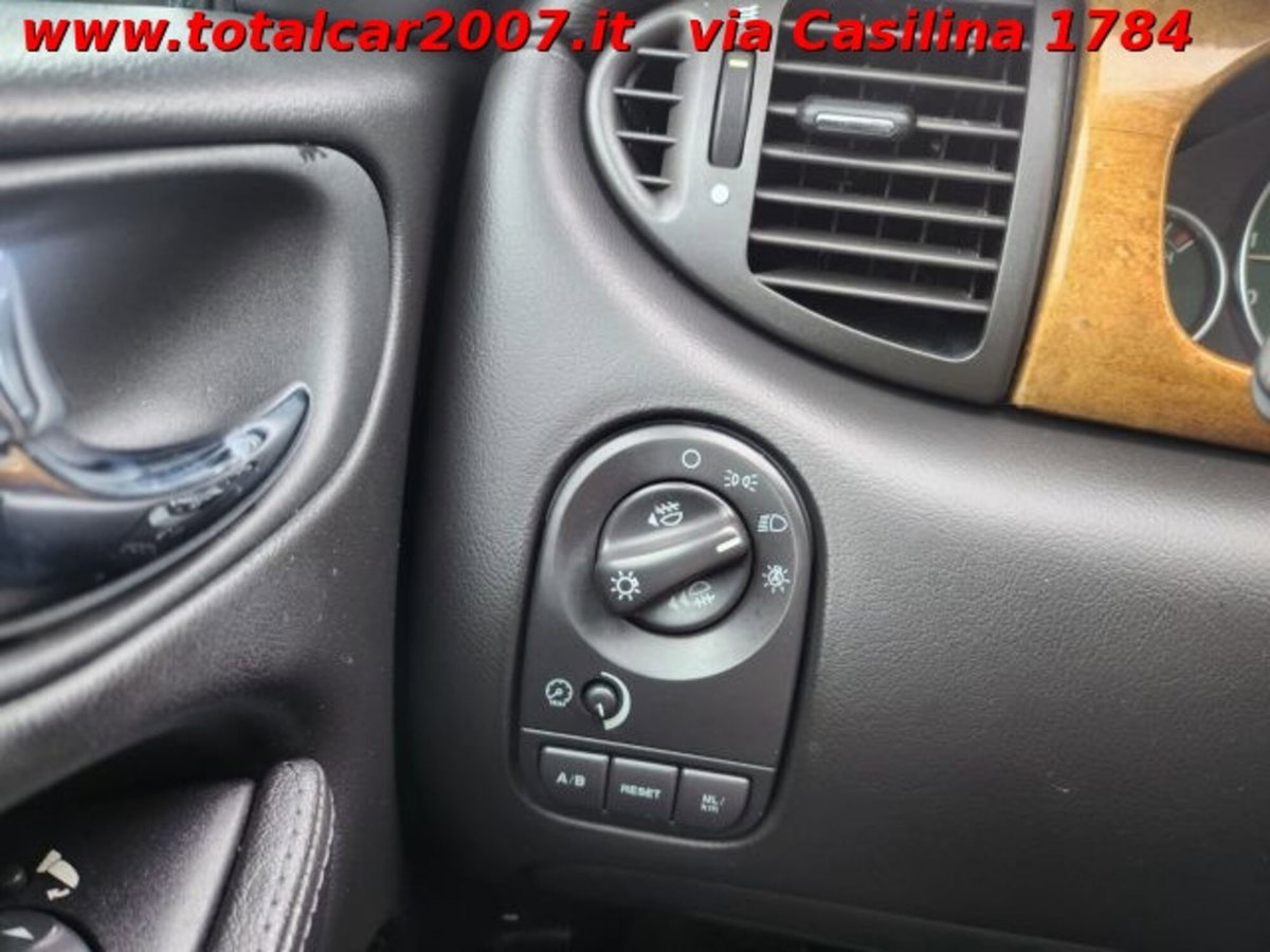Jaguar X-Type 3.0 V6 24V cat Executive (16)