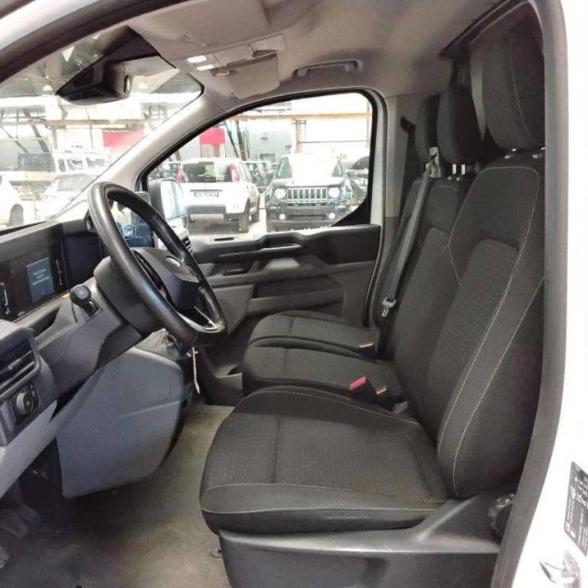 Ford Transit Custom  320 2.0 ecoblue 136cv combi M1 Trend L1H1 (12)