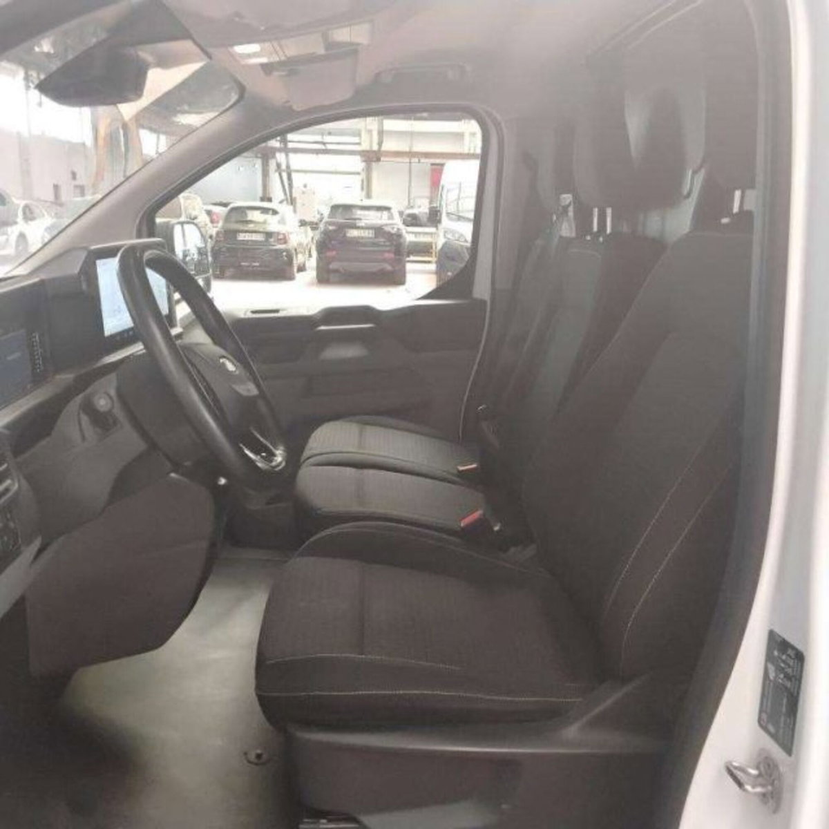 Ford Transit Custom  320 2.0 ecoblue 136cv combi M1 Trend L1H1 (13)
