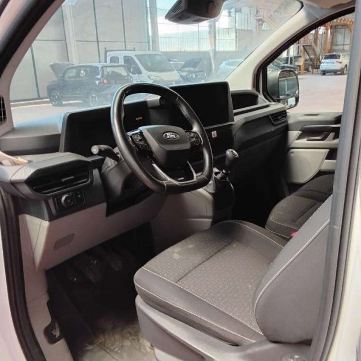 Ford Transit Custom  320 2.0 ecoblue 136cv combi M1 Trend L1H1 (13)