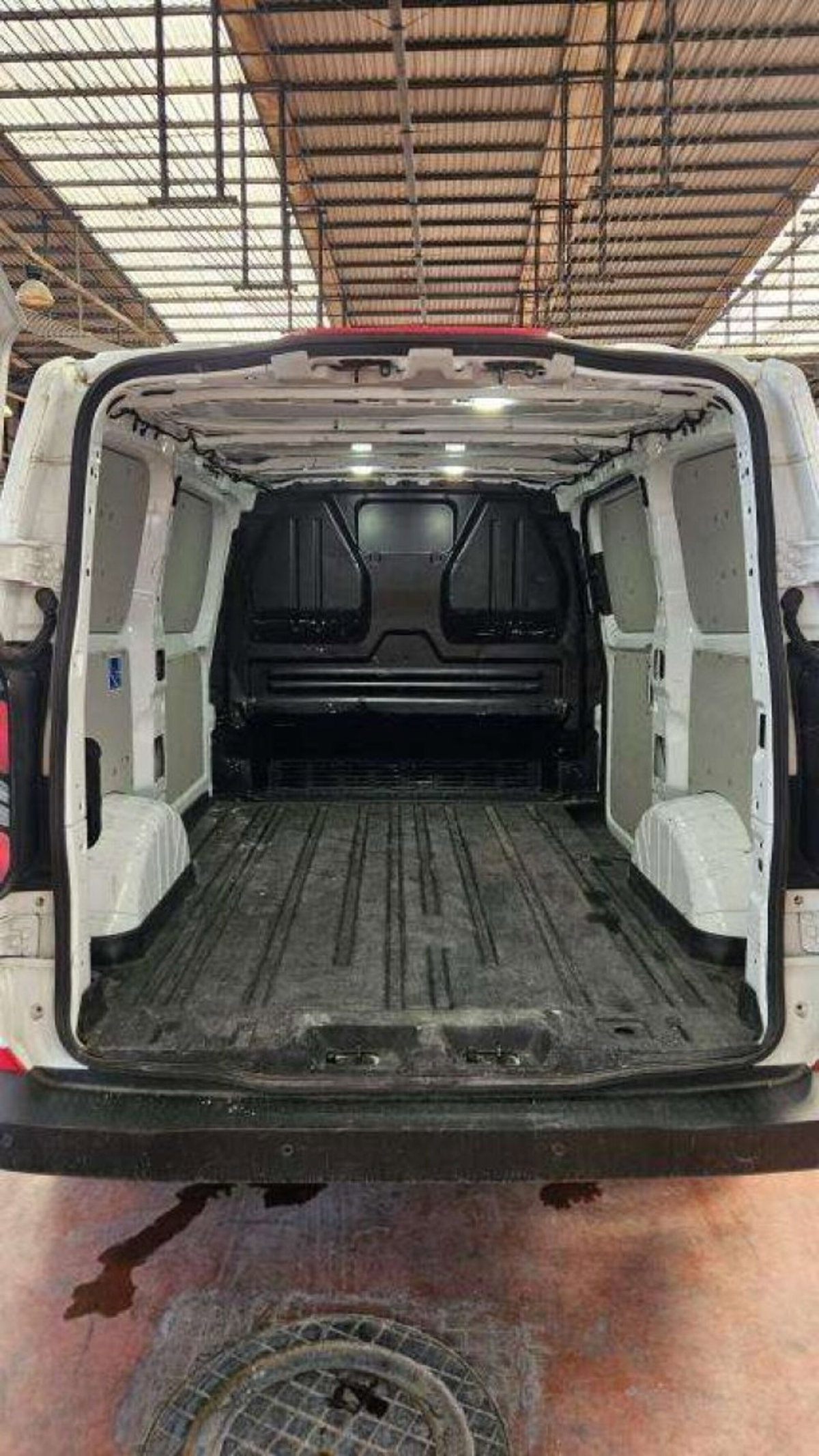 Ford Transit Custom  320 2.0 ecoblue 136cv combi M1 Trend L1H1 (6)