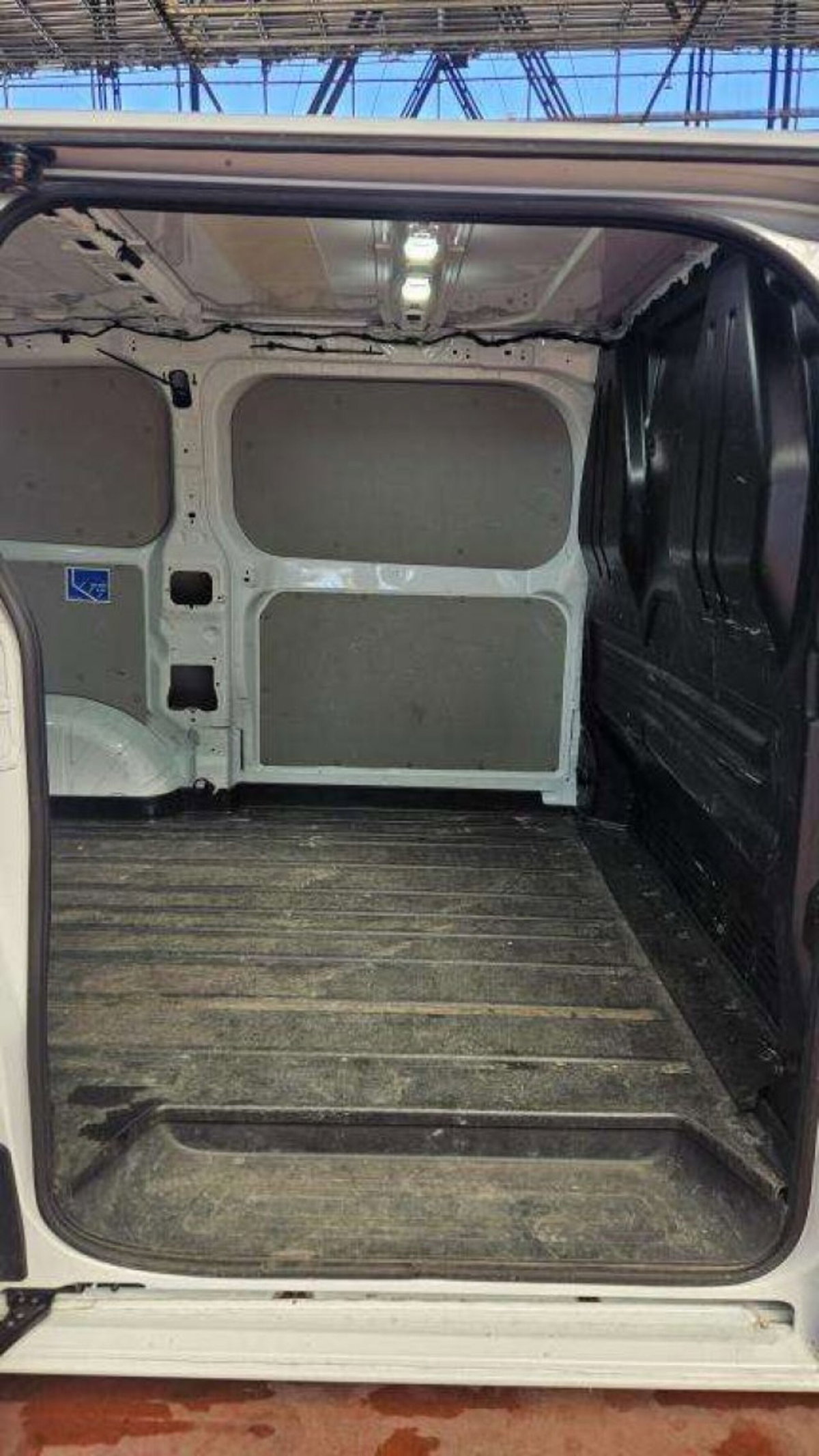 Ford Transit Custom  320 2.0 ecoblue 136cv combi M1 Trend L1H1 (7)