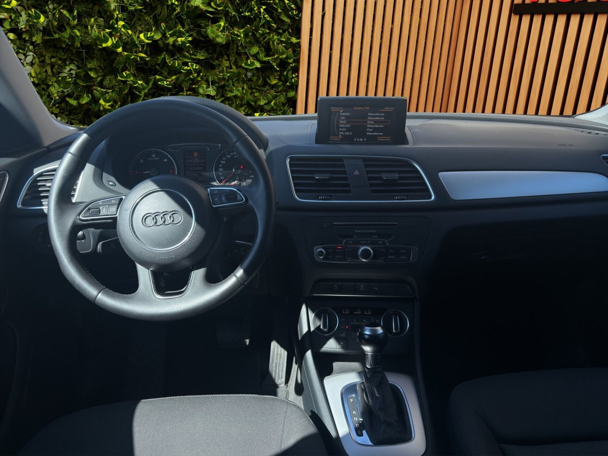 Audi Q3 2.0 TDI 120 CV (10)
