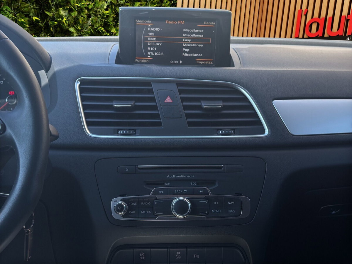 Audi Q3 2.0 TDI 120 CV (12)