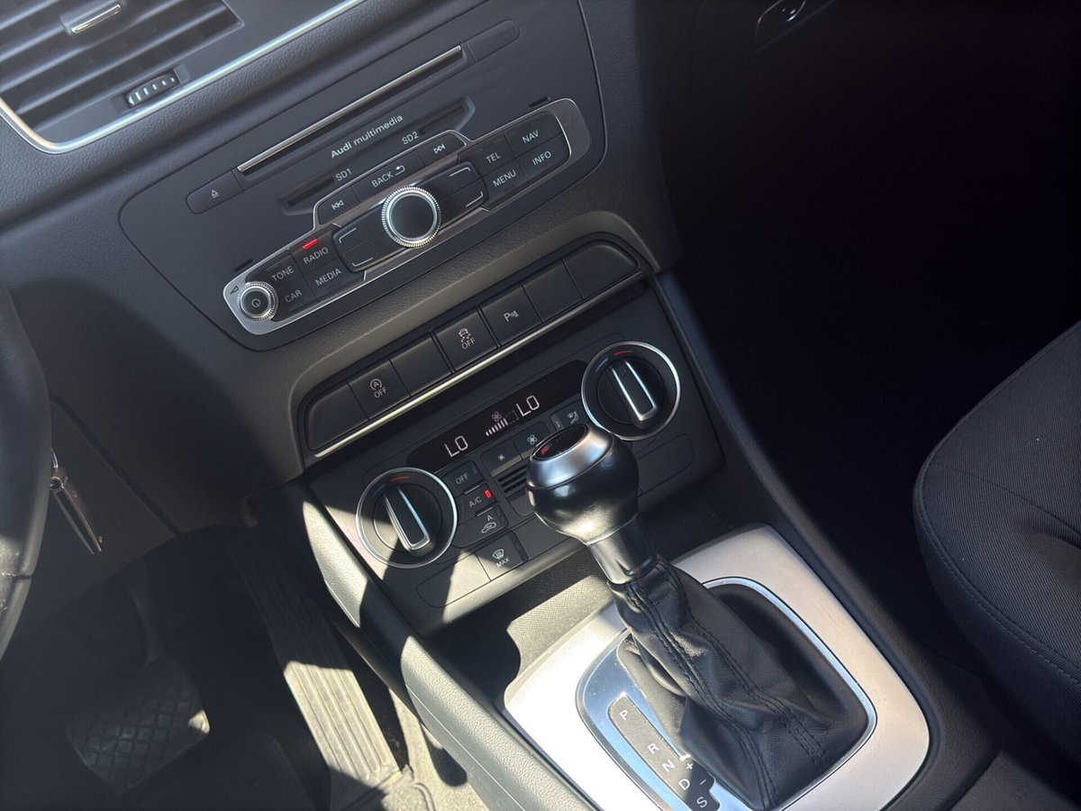 Audi Q3 2.0 TDI 120 CV (13)