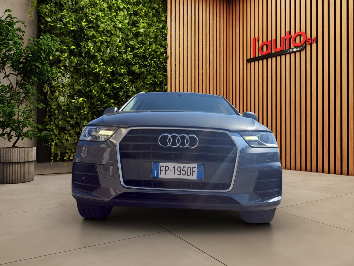 Audi Q3 2.0 TDI 120 CV (2)
