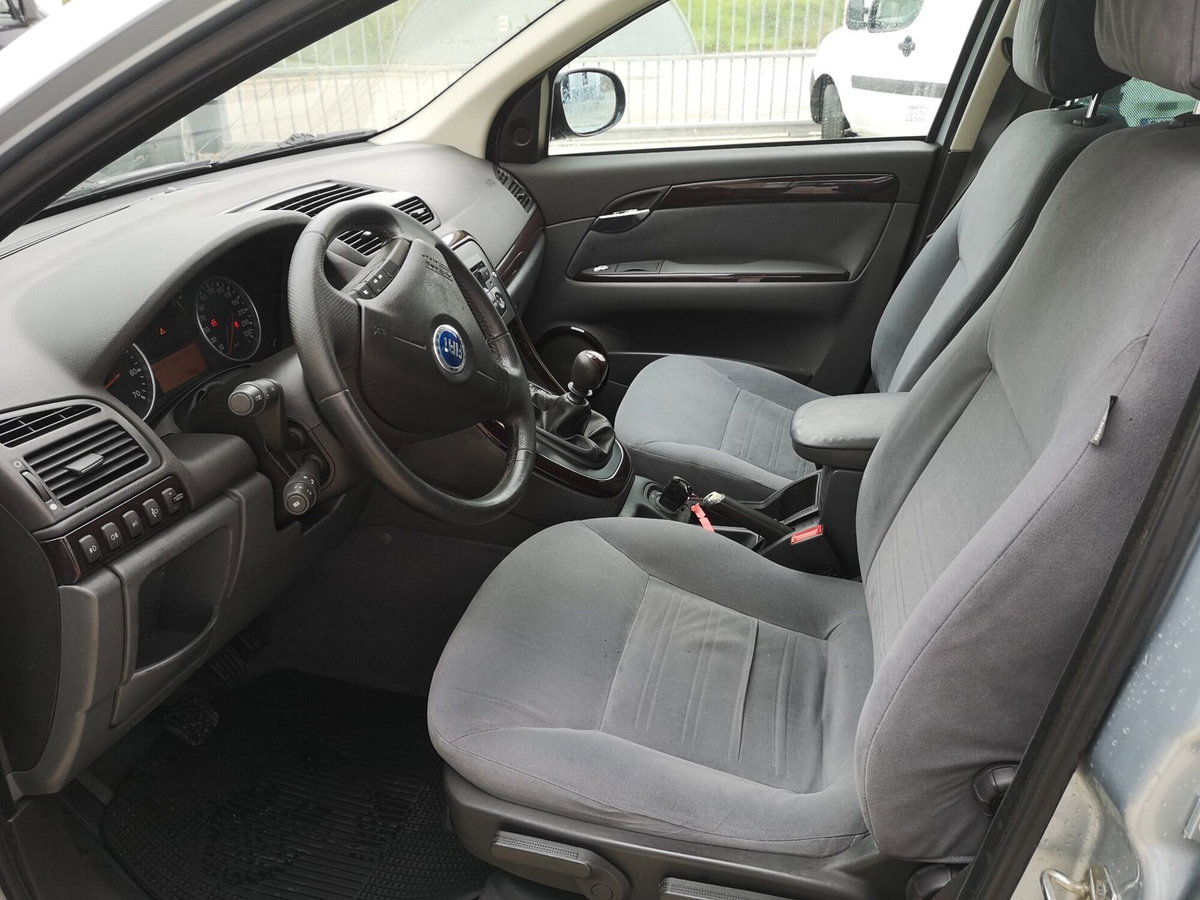 Fiat Croma 1.9 Multijet 16V Emotion (8)