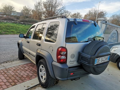 Jeep Cherokee 2.8 CRD Sport (3)