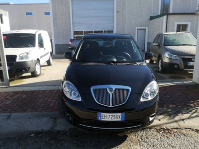 Lancia Ypsilon 1.3 MJT 75 CV Elle (2)