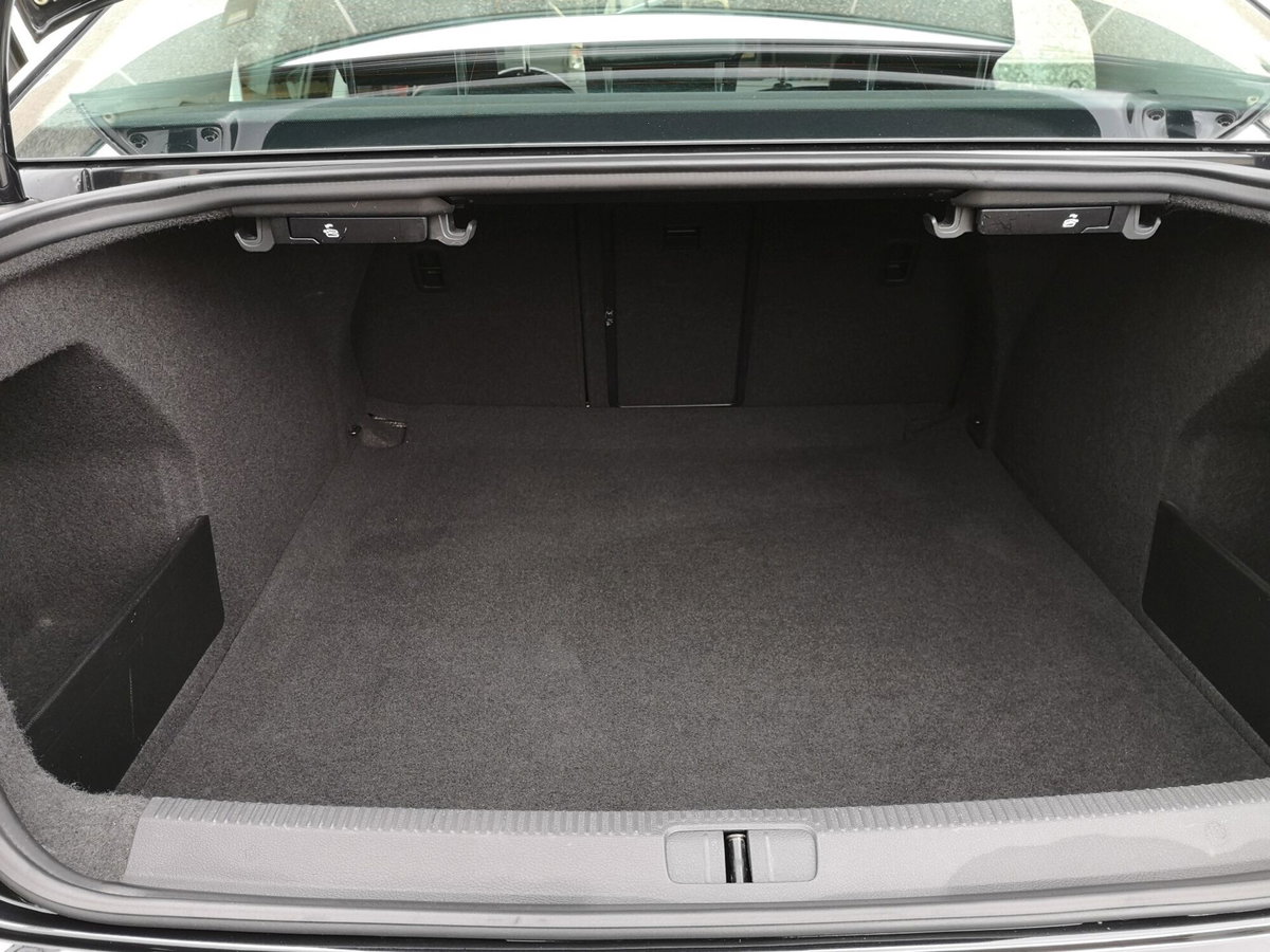 Volkswagen Passat CC CC 2.0 TDI DPF DSG BlueM. Tech. (14)