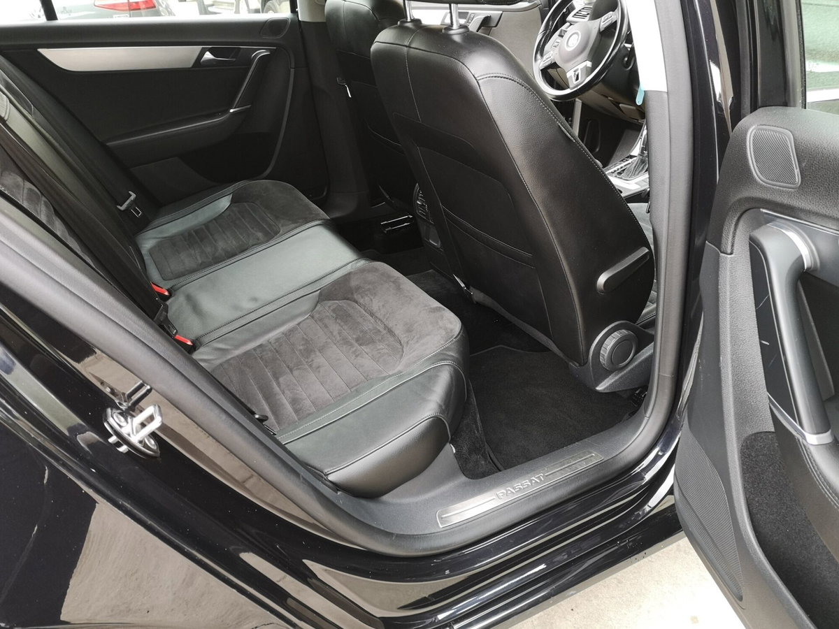 Volkswagen Passat CC CC 2.0 TDI DPF DSG BlueM. Tech. (15)