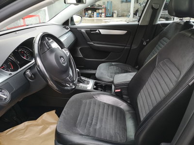 Volkswagen Passat CC CC 2.0 TDI DPF DSG BlueM. Tech. (8)