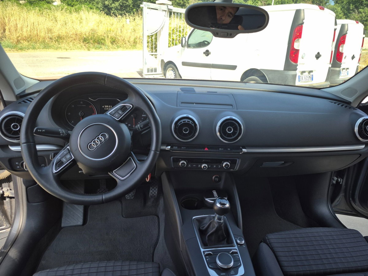 Audi A3 Sportback 2.0 TDI S tronic Ambition (17)