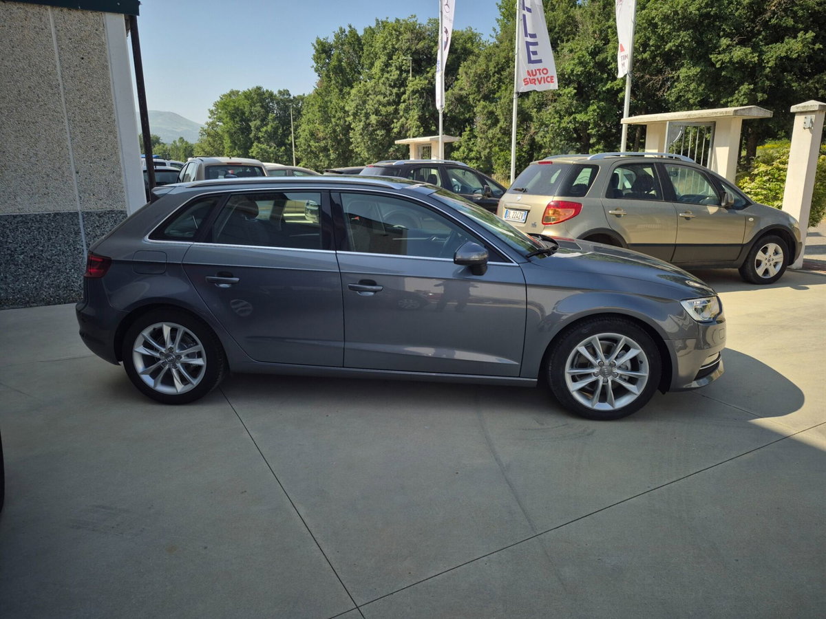 Audi A3 Sportback 2.0 TDI S tronic Ambition (2)