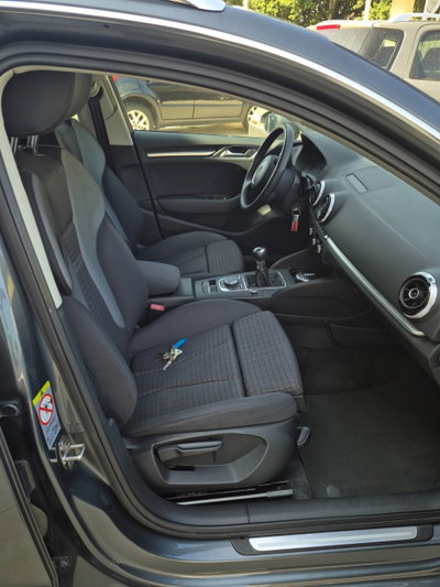 Audi A3 Sportback 2.0 TDI S tronic Ambition (9)