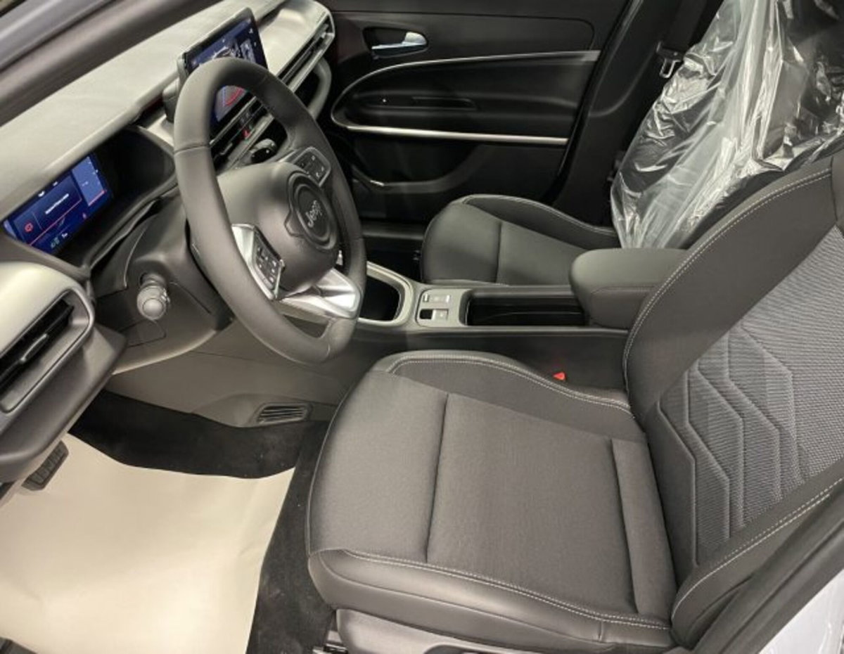 Jeep Avenger 1.2 turbo Summit fwd 100cv (6)