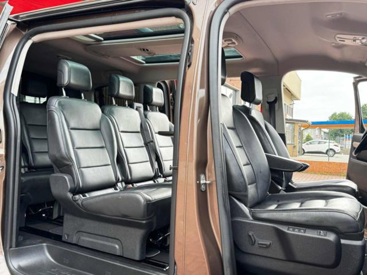 Toyota Proace Verso Verso 2.0D 180 CV L2 D Luxury (2)