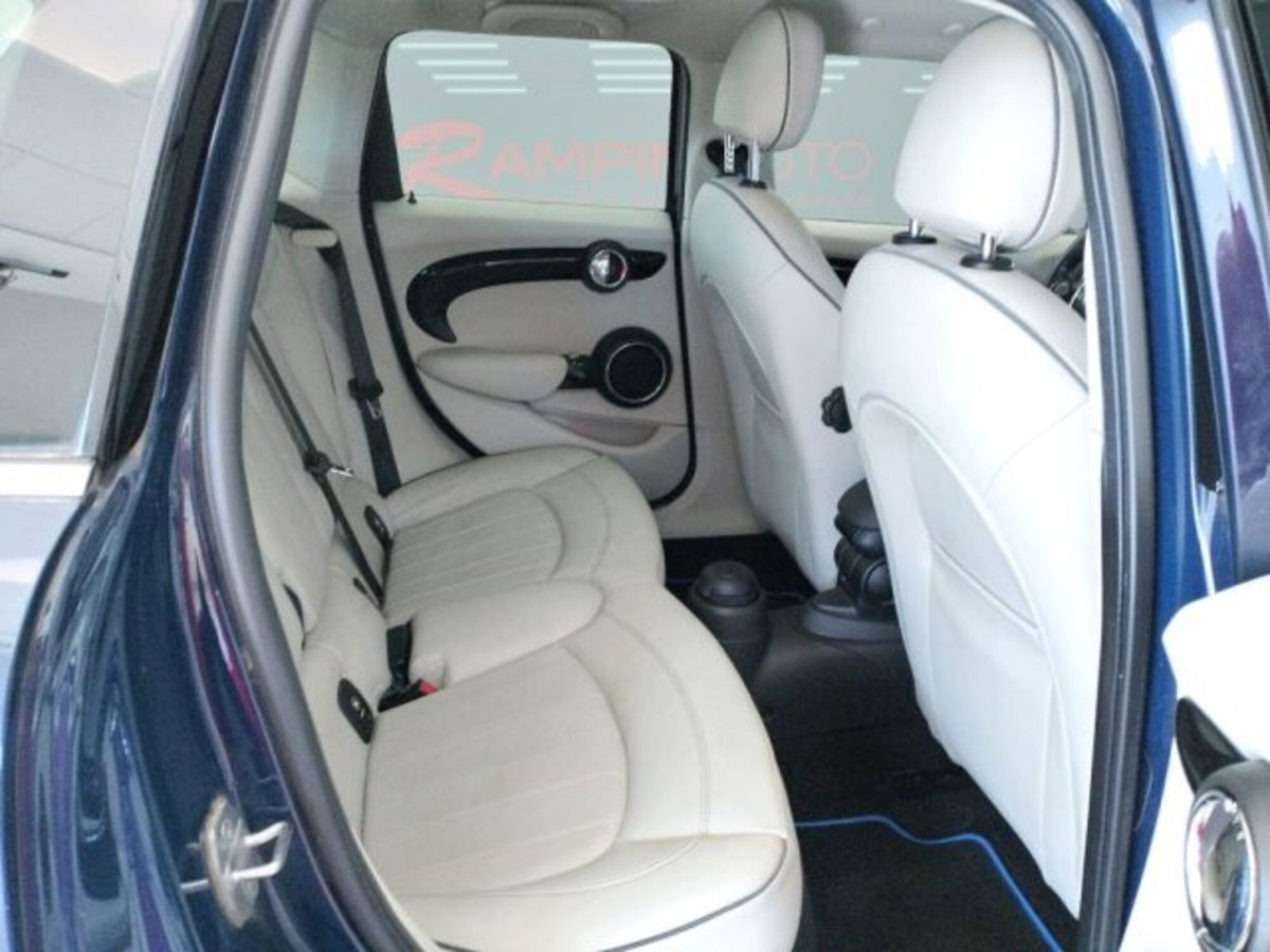 MINI Mini 1.5 Cooper D Boost 5 porte (18)