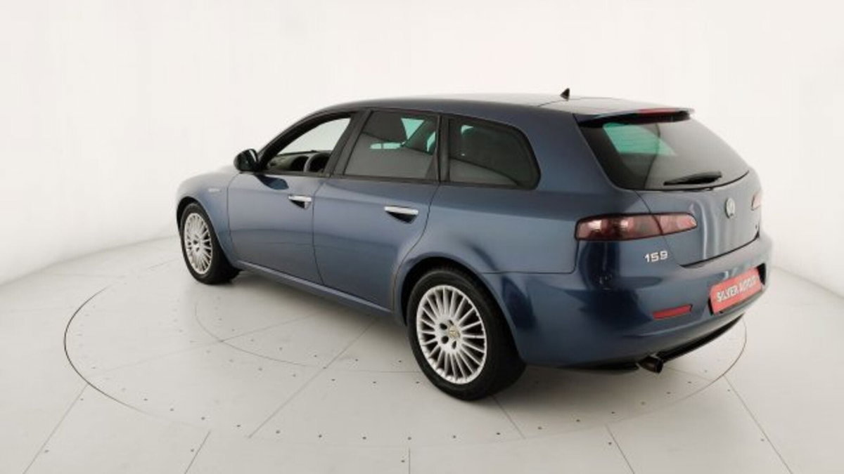 Alfa Romeo 159 SportWagon 1.9 JTDm 16V Sportwagon Exclusive Q-Tronic (5)