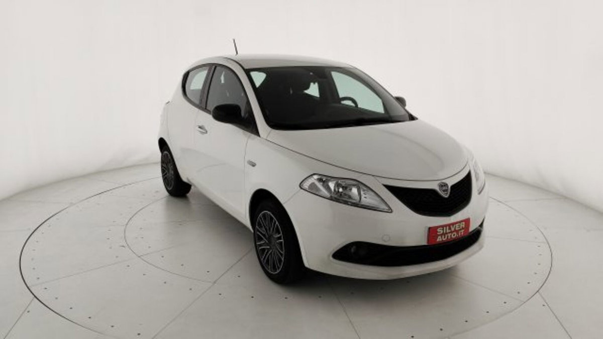Lancia Ypsilon 1.0 FireFly 5 porte S&S Hybrid Ecochic Gold
