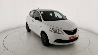 Lancia Ypsilon 1.0 FireFly 5 porte S&S Hybrid Ecochic Gold usata
