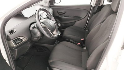 Lancia Ypsilon 1.0 FireFly 5 porte S&S Hybrid Ecochic Gold (14)