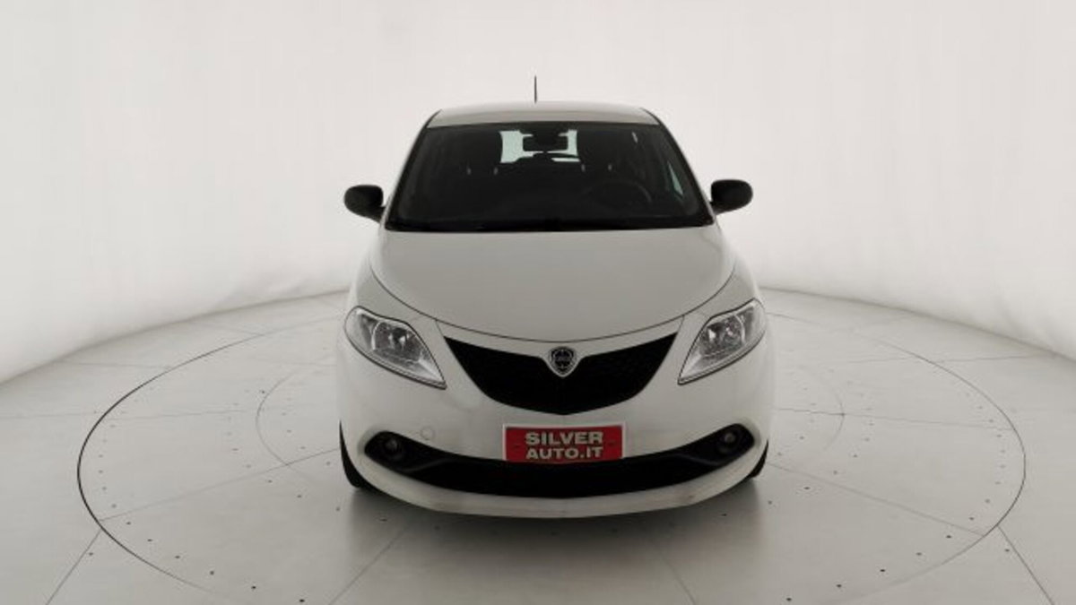Lancia Ypsilon 1.0 FireFly 5 porte S&S Hybrid Ecochic Gold (2)