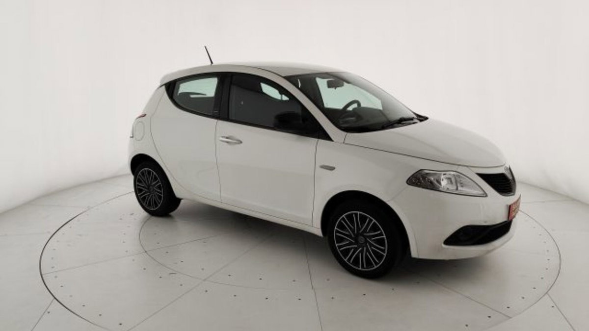 Lancia Ypsilon 1.0 FireFly 5 porte S&S Hybrid Ecochic Gold (20)
