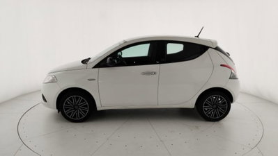 Lancia Ypsilon 1.0 FireFly 5 porte S&S Hybrid Ecochic Gold (4)