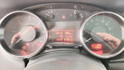 Peugeot 3008 BlueHDi 150 S&S Business (10)