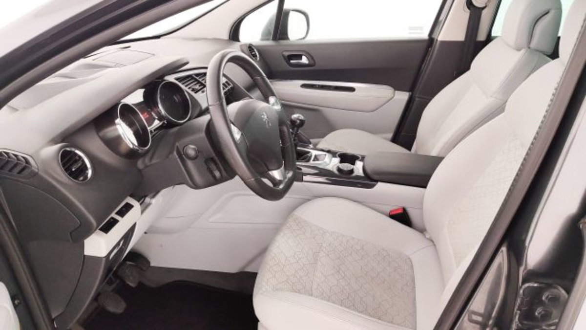 Peugeot 3008 BlueHDi 150 S&S Business (15)