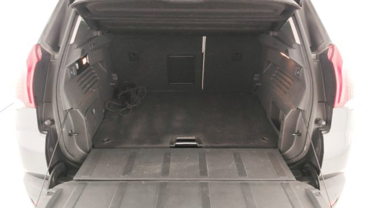 Peugeot 3008 BlueHDi 150 S&S Business (17)