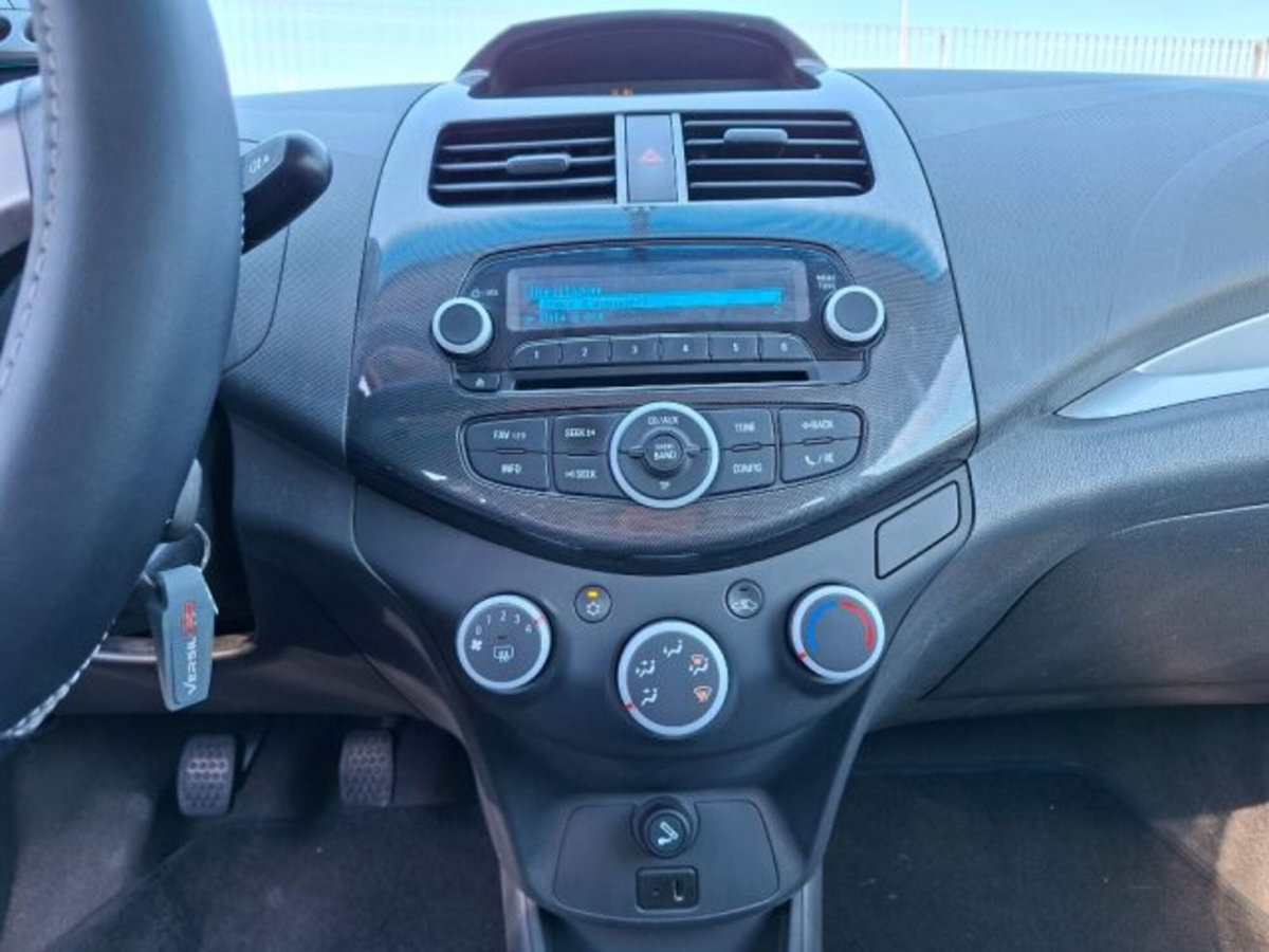 Chevrolet Spark 1.0 LS GPL (9)