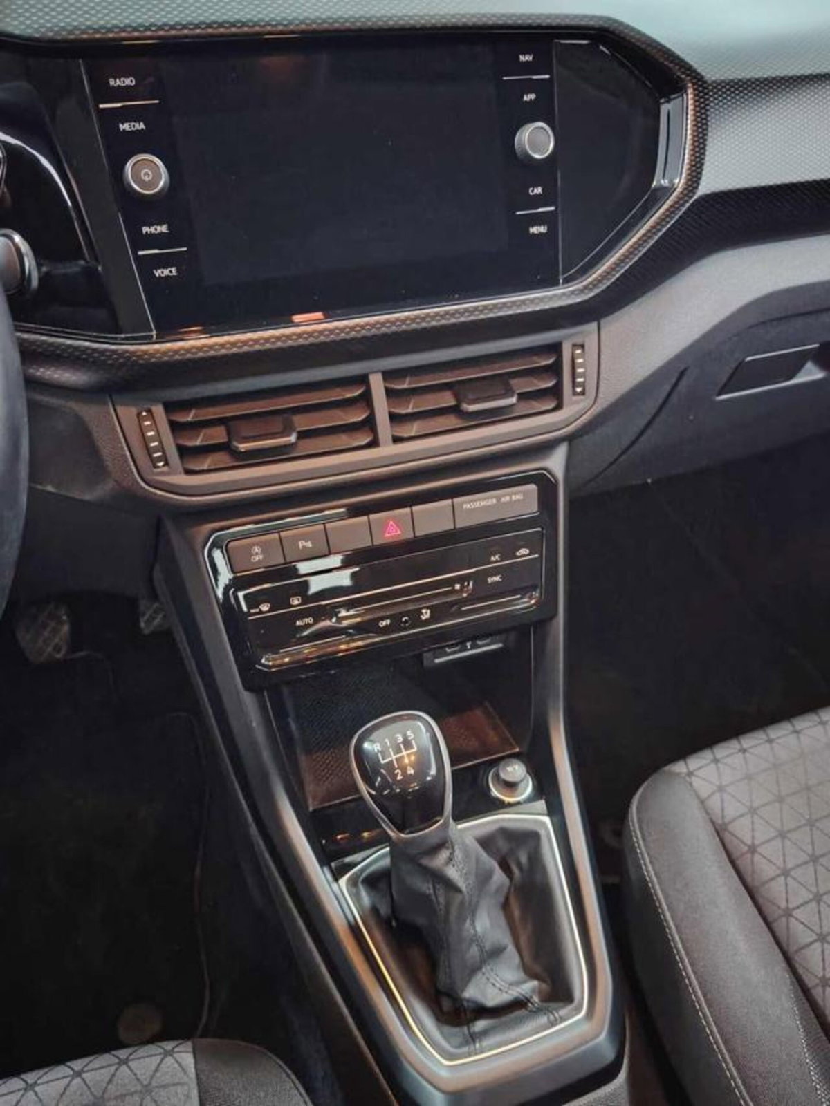 Volkswagen T-Cross 1.0 TSI Sport (6)