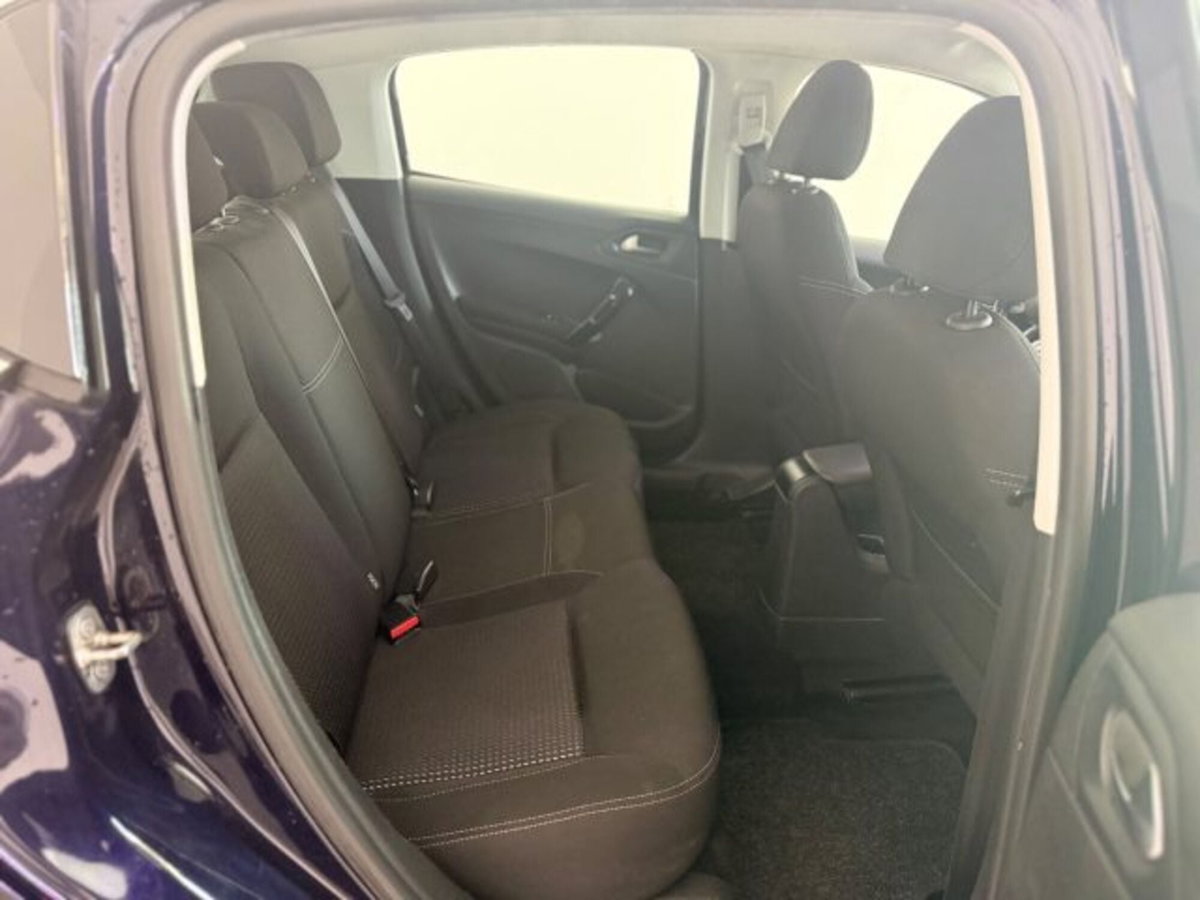 Peugeot 208 82 5 porte Allure (10)