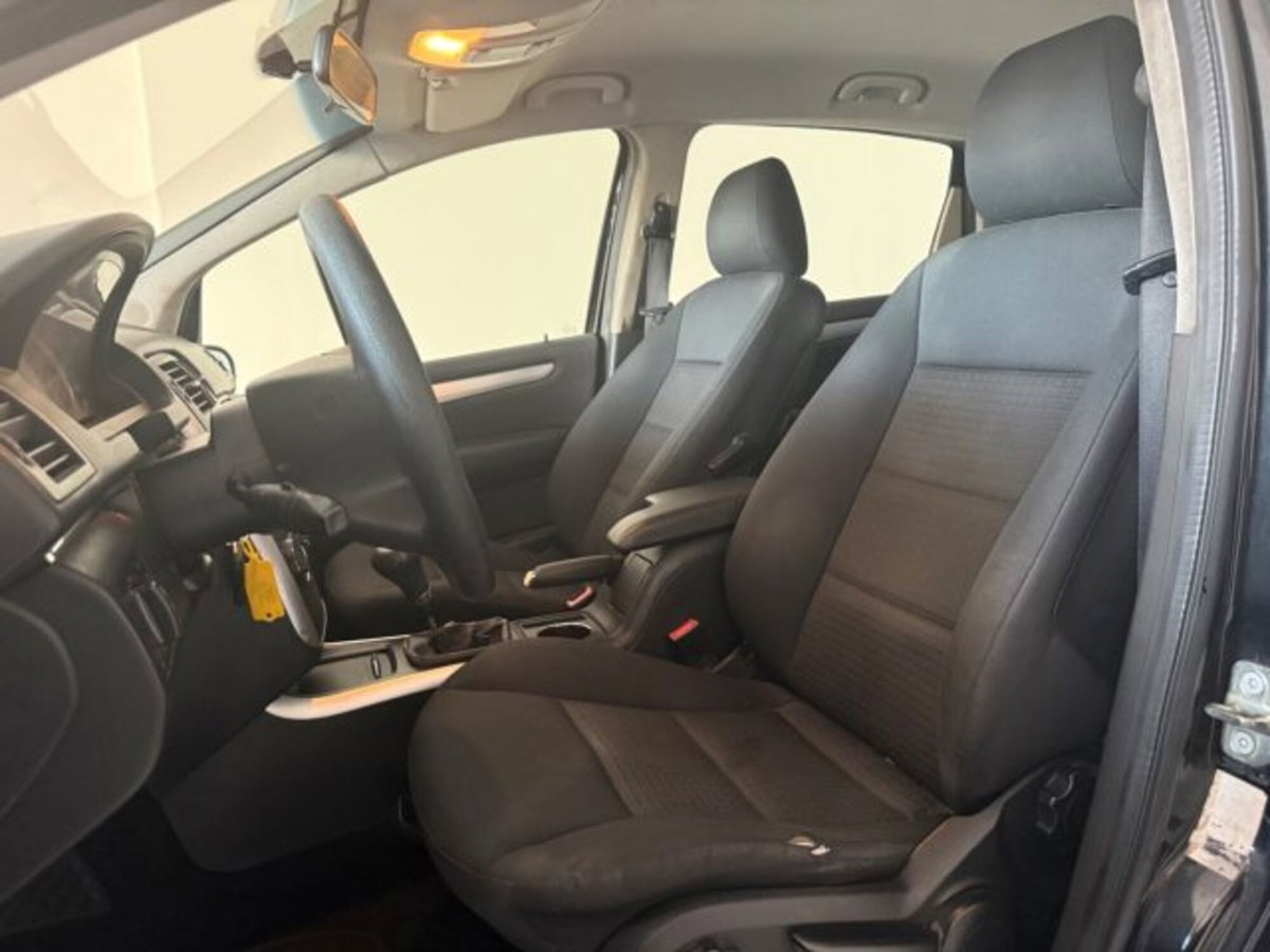 Mercedes-Benz Classe B 150 Sport (16)