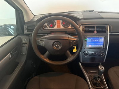 Mercedes-Benz Classe B 150 Sport (8)