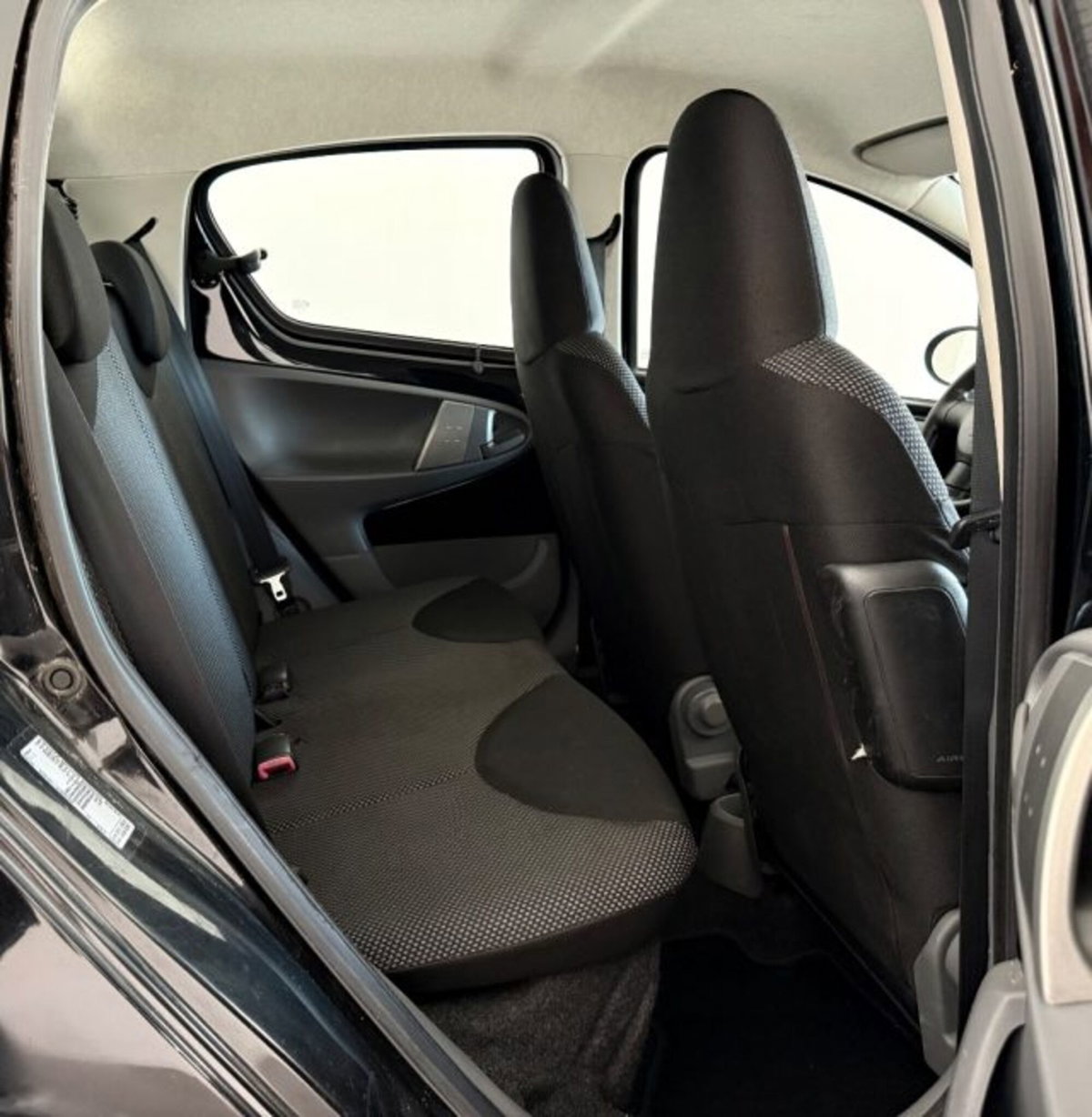 Toyota Aygo 1.0 12V VVT-i 5 porte (15)