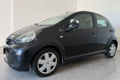 Toyota Aygo 1.0 12V VVT-i 5 porte (3)