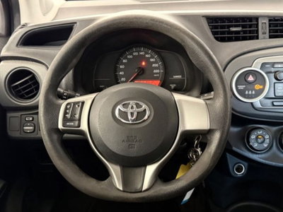 Toyota Yaris 1.0 5 porte Lounge (10)